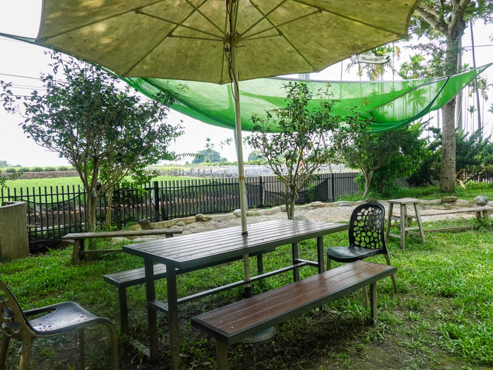 南投景點|茶二指故事館》造訪茶田、好拍造景及手做香包,沙坑,還有吸睛彩色水管屋。 - 第55張圖