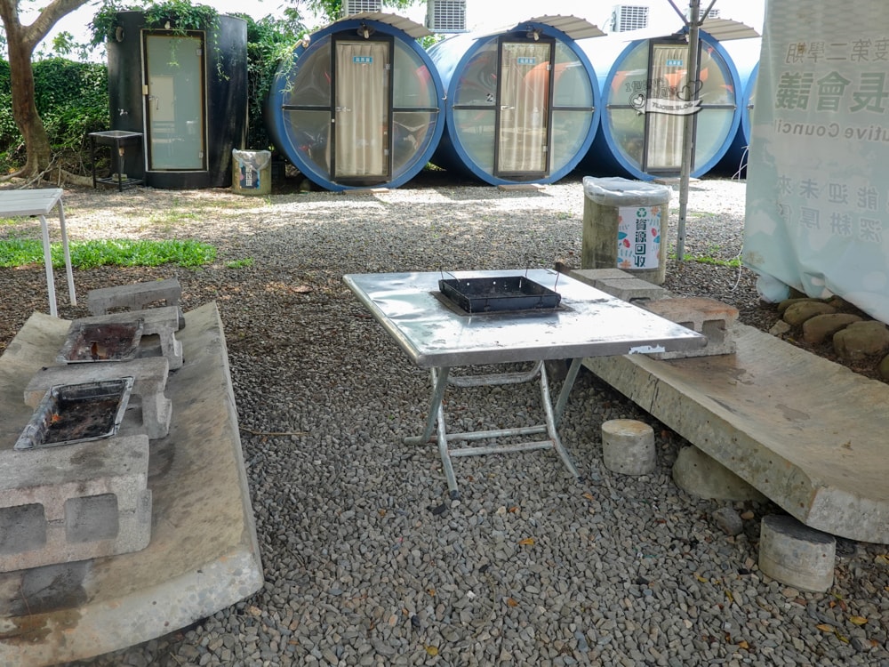 南投景點|茶二指故事館》造訪茶田、好拍造景及手做香包,沙坑,還有吸睛彩色水管屋。 - 第81張圖