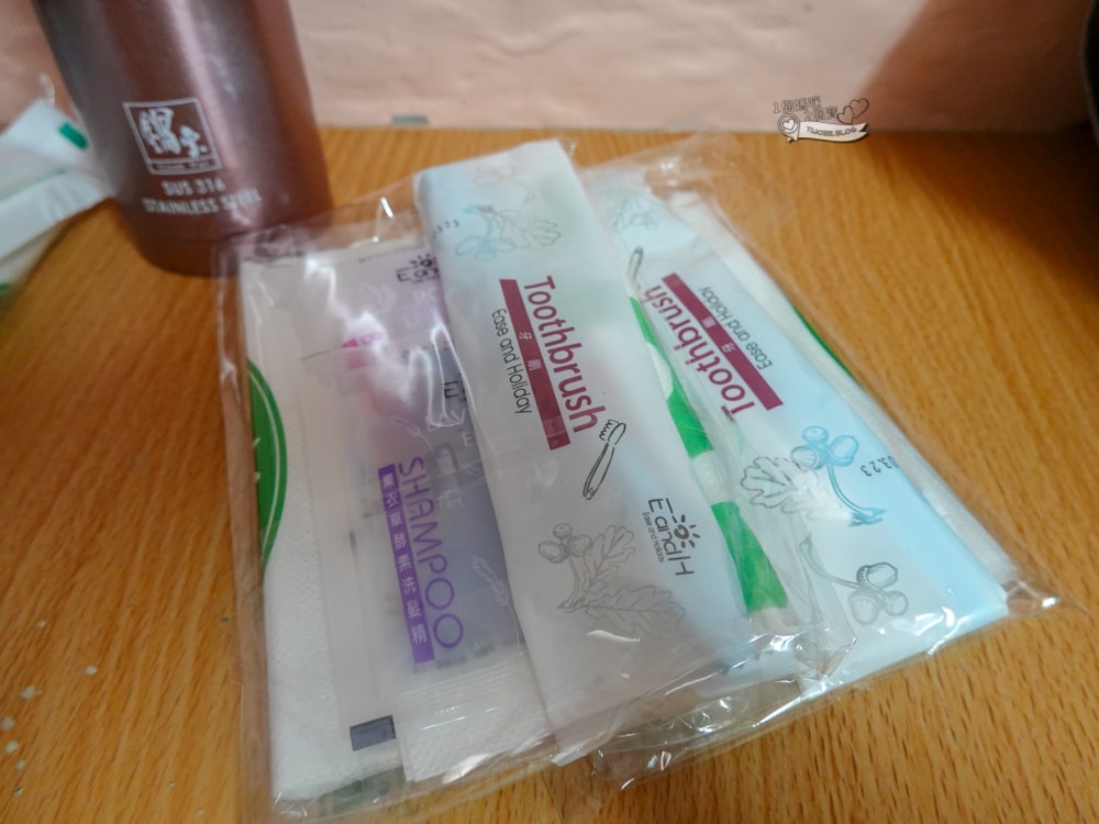 南投景點|茶二指故事館》造訪茶田、好拍造景及手做香包,沙坑,還有吸睛彩色水管屋。 - 第79張圖