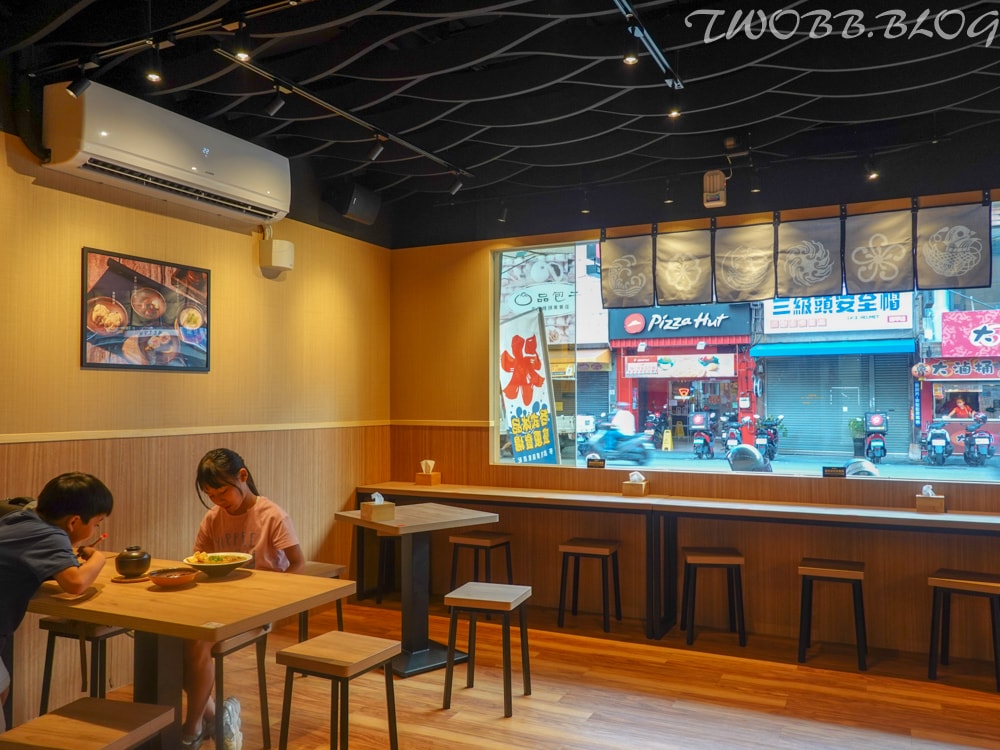 (已歇業)台中美食|麥克麵線(台中逢甲店)-鄰近逢甲精華商圈,基隆必吃美食在台中也吃的到!多品項餐點及明亮舒適用餐環境,優雅享用小吃美食! - 第15張圖