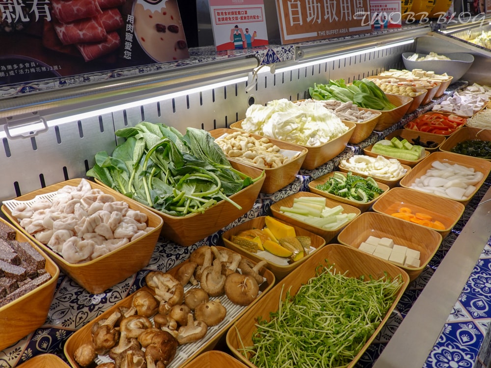台北美食|肉多多火鍋(重南店)》樂多多集團美食再一發!最歡樂最大火鍋集團,肉肉控必吃,三人行,必有麻辣吃,三份套餐即贈一鍋爆炒川府麻辣鍋! - 第23張圖