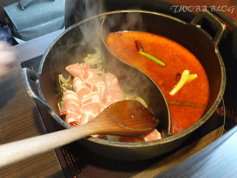 台北美食|肉多多火鍋(重南店)》樂多多集團美食再一發!最歡樂最大火鍋集團,肉肉控必吃,三人行,必有麻辣吃,三份套餐即贈一鍋爆炒川府麻辣鍋! - 第41張圖