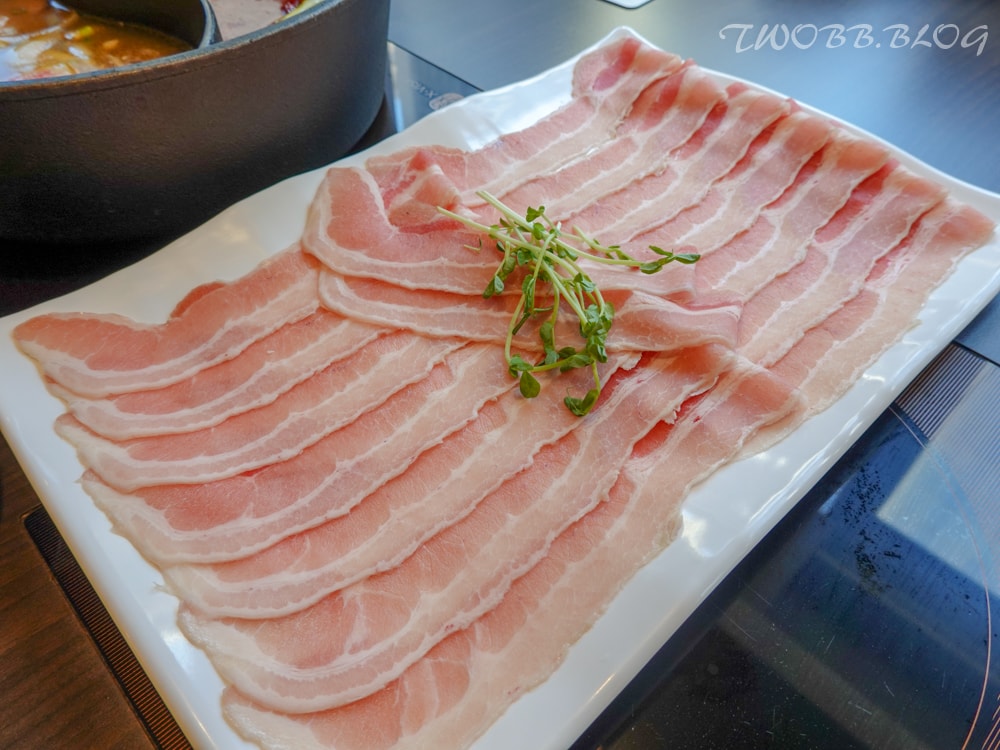 台北美食|肉多多火鍋(重南店)》樂多多集團美食再一發!最歡樂最大火鍋集團,肉肉控必吃,三人行,必有麻辣吃,三份套餐即贈一鍋爆炒川府麻辣鍋! - 第47張圖