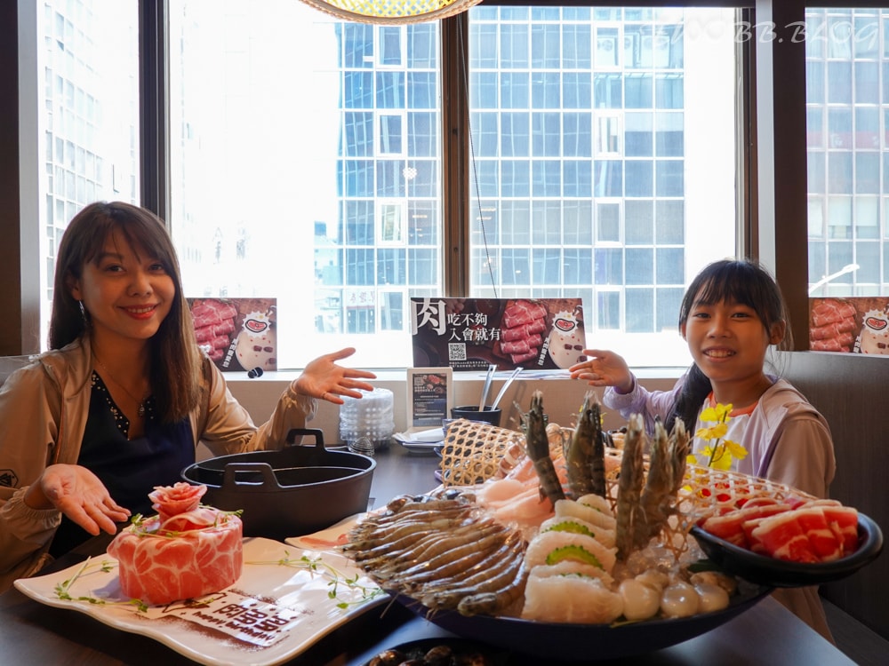 台北美食|肉多多火鍋(重南店)》樂多多集團美食再一發!最歡樂最大火鍋集團,肉肉控必吃,三人行,必有麻辣吃,三份套餐即贈一鍋爆炒川府麻辣鍋! - 第69張圖