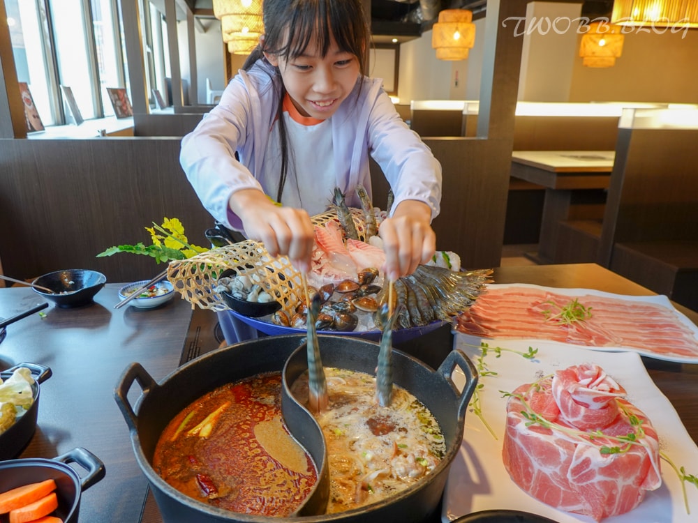 台北美食|肉多多火鍋(重南店)》樂多多集團美食再一發!最歡樂最大火鍋集團,肉肉控必吃,三人行,必有麻辣吃,三份套餐即贈一鍋爆炒川府麻辣鍋! - 第65張圖