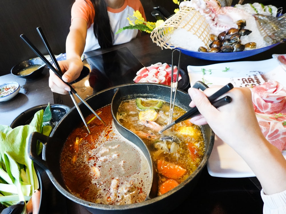 台北美食|肉多多火鍋(重南店)》樂多多集團美食再一發!最歡樂最大火鍋集團,肉肉控必吃,三人行,必有麻辣吃,三份套餐即贈一鍋爆炒川府麻辣鍋! - 第66張圖