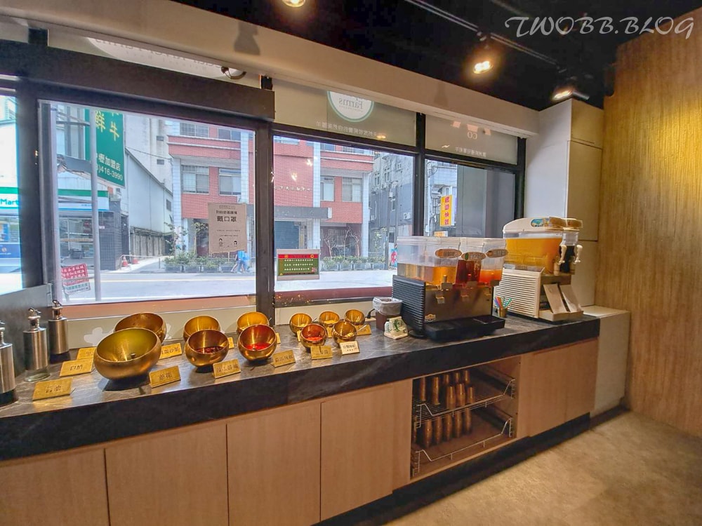 桃園美食|上官木桶鍋( 中壢店)》中原夜市火鍋推薦!激推麻辣牛奶鍋,軟嫩A5和牛,還有大份量肉品讓你吃飽飽。 - 第17張圖
