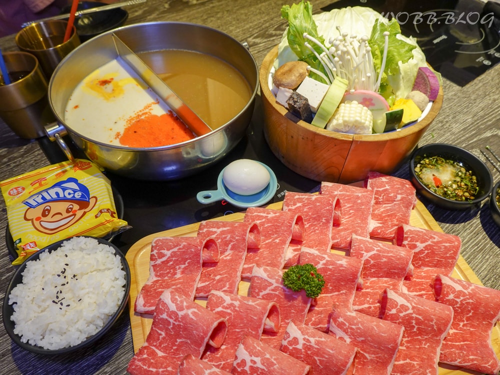 桃園美食|上官木桶鍋( 中壢店)》中原夜市火鍋推薦!激推麻辣牛奶鍋,軟嫩A5和牛,還有大份量肉品讓你吃飽飽。 - 第27張圖