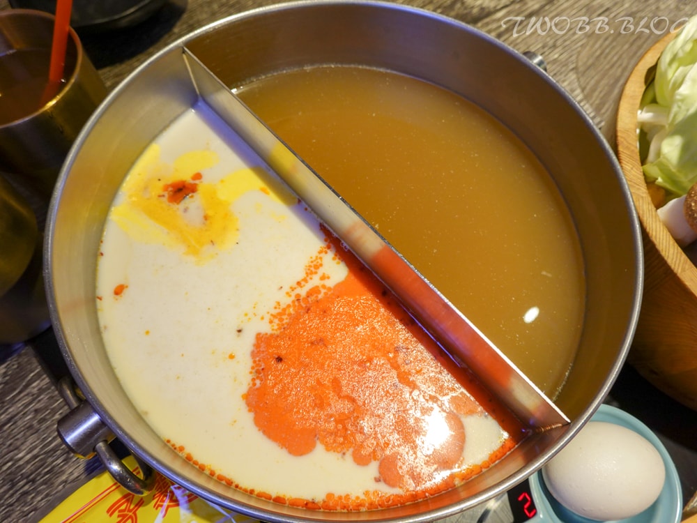 桃園美食|上官木桶鍋( 中壢店)》中原夜市火鍋推薦!激推麻辣牛奶鍋,軟嫩A5和牛,還有大份量肉品讓你吃飽飽。 - 第31張圖