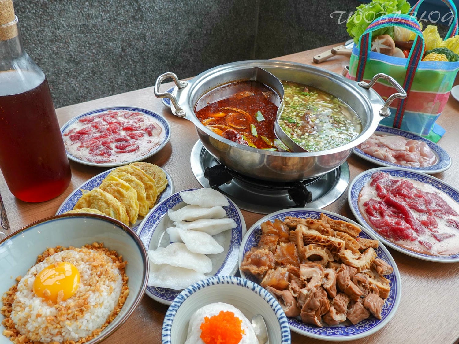 苗栗美食|貢鍋共鍋麻辣火鍋店》八十年歷史老洋宅改建!全台唯一客家麻辣火鍋店,客家小炒搖身變身鍋物,吃美味也吃回憶! - 第37張圖