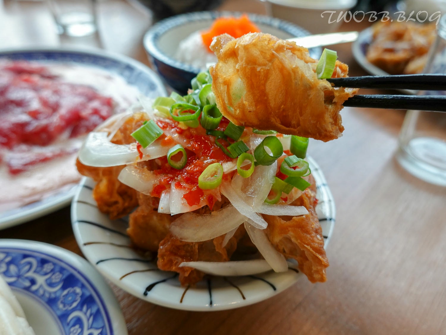 苗栗美食|貢鍋共鍋麻辣火鍋店》八十年歷史老洋宅改建!全台唯一客家麻辣火鍋店,客家小炒搖身變身鍋物,吃美味也吃回憶! - 第40張圖