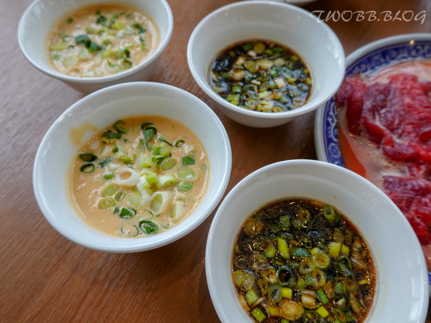 苗栗美食|貢鍋共鍋麻辣火鍋店》八十年歷史老洋宅改建!全台唯一客家麻辣火鍋店,客家小炒搖身變身鍋物,吃美味也吃回憶! - 第39張圖