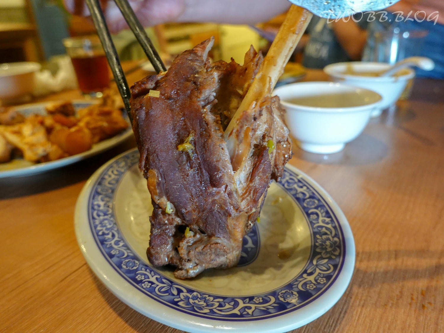 苗栗美食|貢鍋共鍋麻辣火鍋店》八十年歷史老洋宅改建!全台唯一客家麻辣火鍋店,客家小炒搖身變身鍋物,吃美味也吃回憶! - 第48張圖