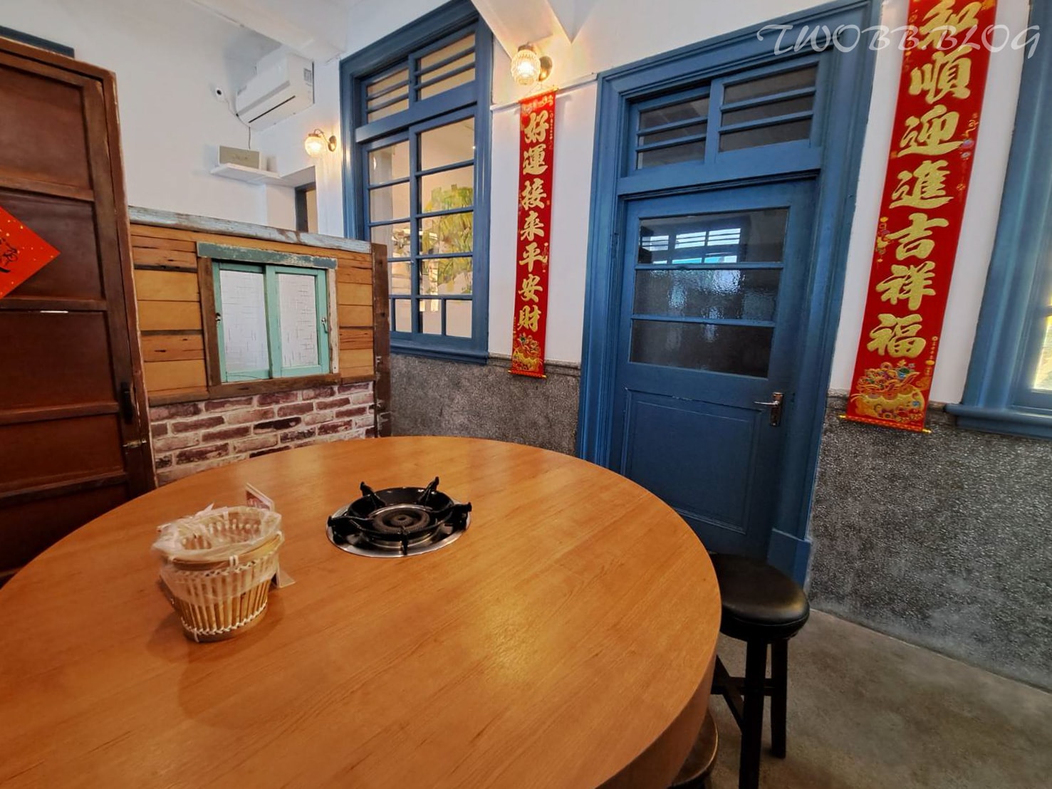 苗栗美食|貢鍋共鍋麻辣火鍋店》八十年歷史老洋宅改建!全台唯一客家麻辣火鍋店,客家小炒搖身變身鍋物,吃美味也吃回憶! - 第31張圖