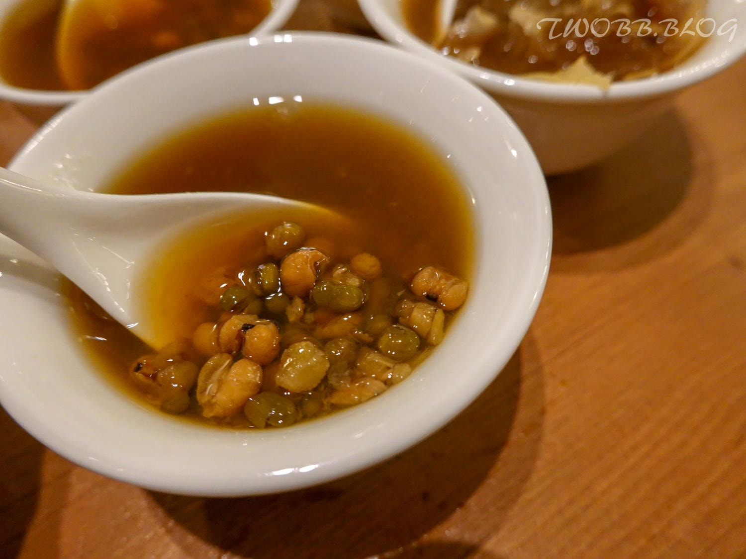 苗栗美食|貢鍋共鍋麻辣火鍋店》八十年歷史老洋宅改建!全台唯一客家麻辣火鍋店,客家小炒搖身變身鍋物,吃美味也吃回憶! - 第75張圖