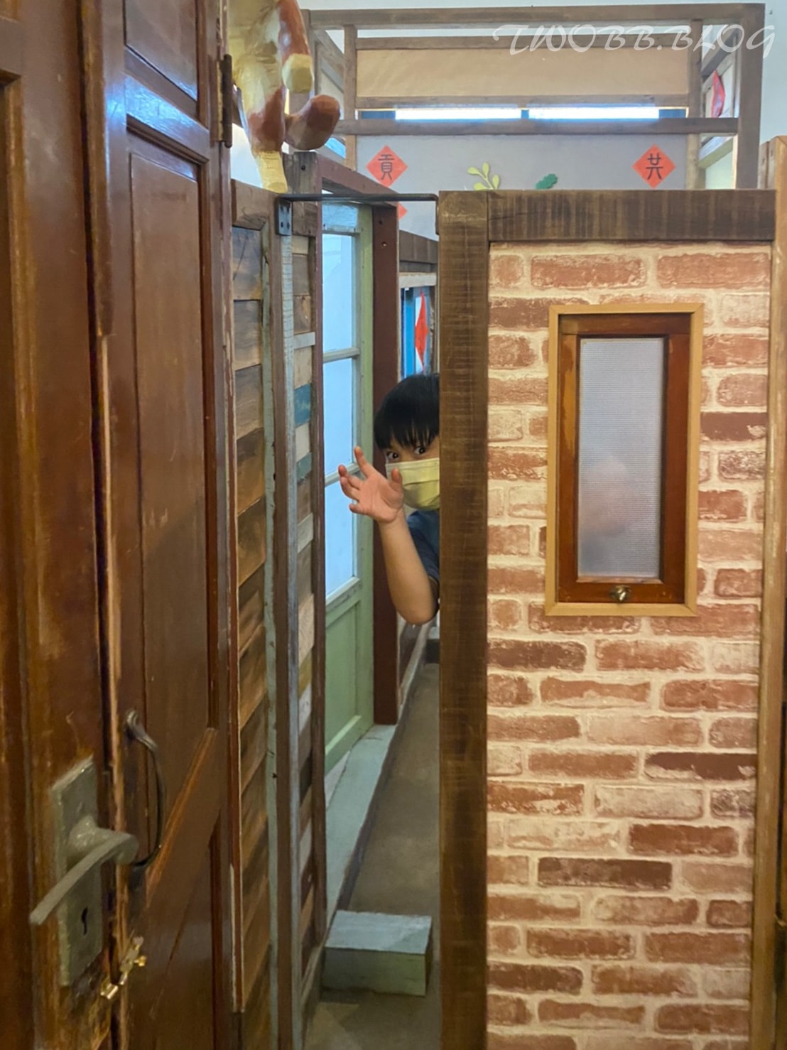苗栗美食|貢鍋共鍋麻辣火鍋店》八十年歷史老洋宅改建!全台唯一客家麻辣火鍋店,客家小炒搖身變身鍋物,吃美味也吃回憶! - 第29張圖