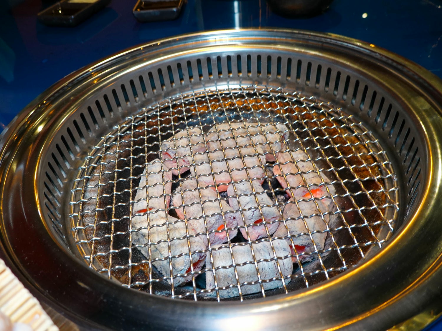 台中|298 Nikuya燒肉(復興店)》全新開幕!炭火直烤!台中最有靈魂的燒肉店開分店囉,鄰近台中車站及三井LalaPort,以音樂主題裝潢及獨立包廂。 - 第22張圖