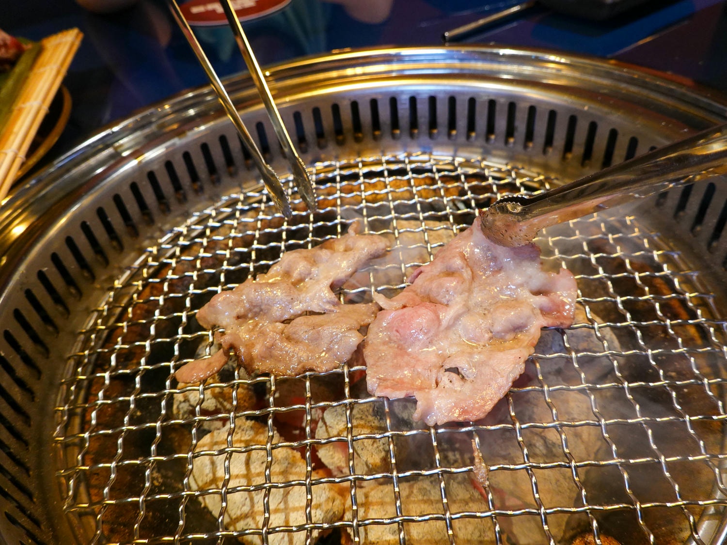 台中|298 Nikuya燒肉(復興店)》全新開幕!炭火直烤!台中最有靈魂的燒肉店開分店囉,鄰近台中車站及三井LalaPort,以音樂主題裝潢及獨立包廂。 - 第42張圖