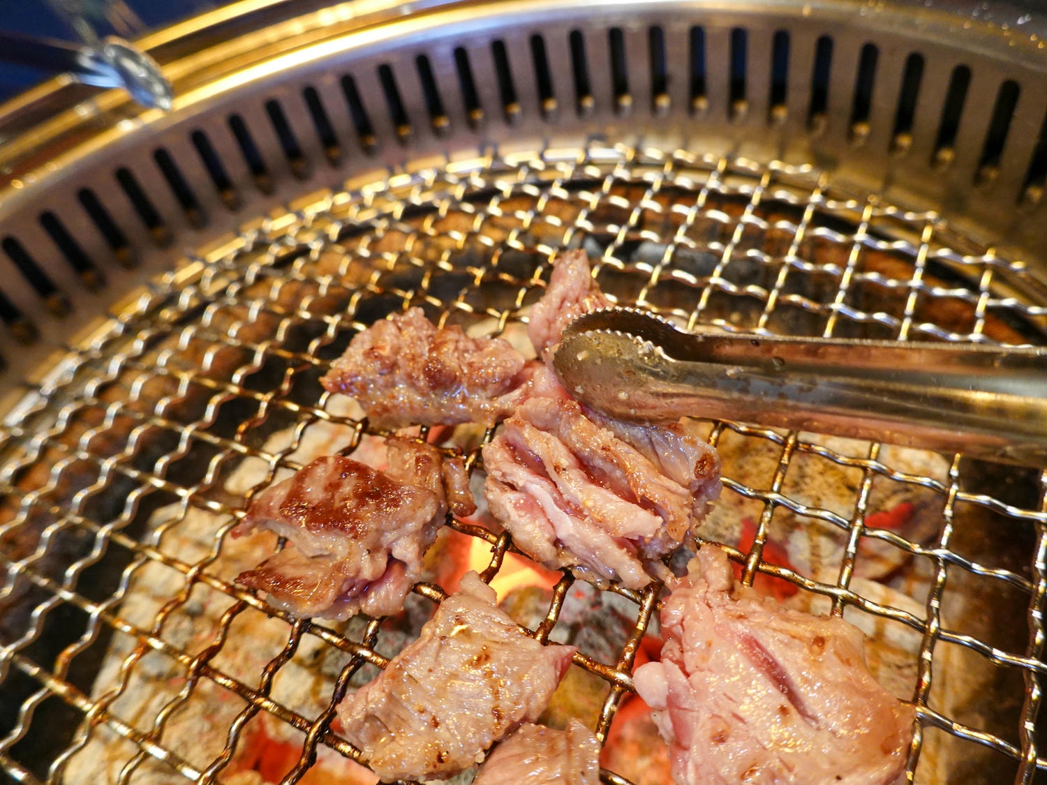 台中|298 Nikuya燒肉(復興店)》全新開幕!炭火直烤!台中最有靈魂的燒肉店開分店囉,鄰近台中車站及三井LalaPort,以音樂主題裝潢及獨立包廂。 - 第35張圖