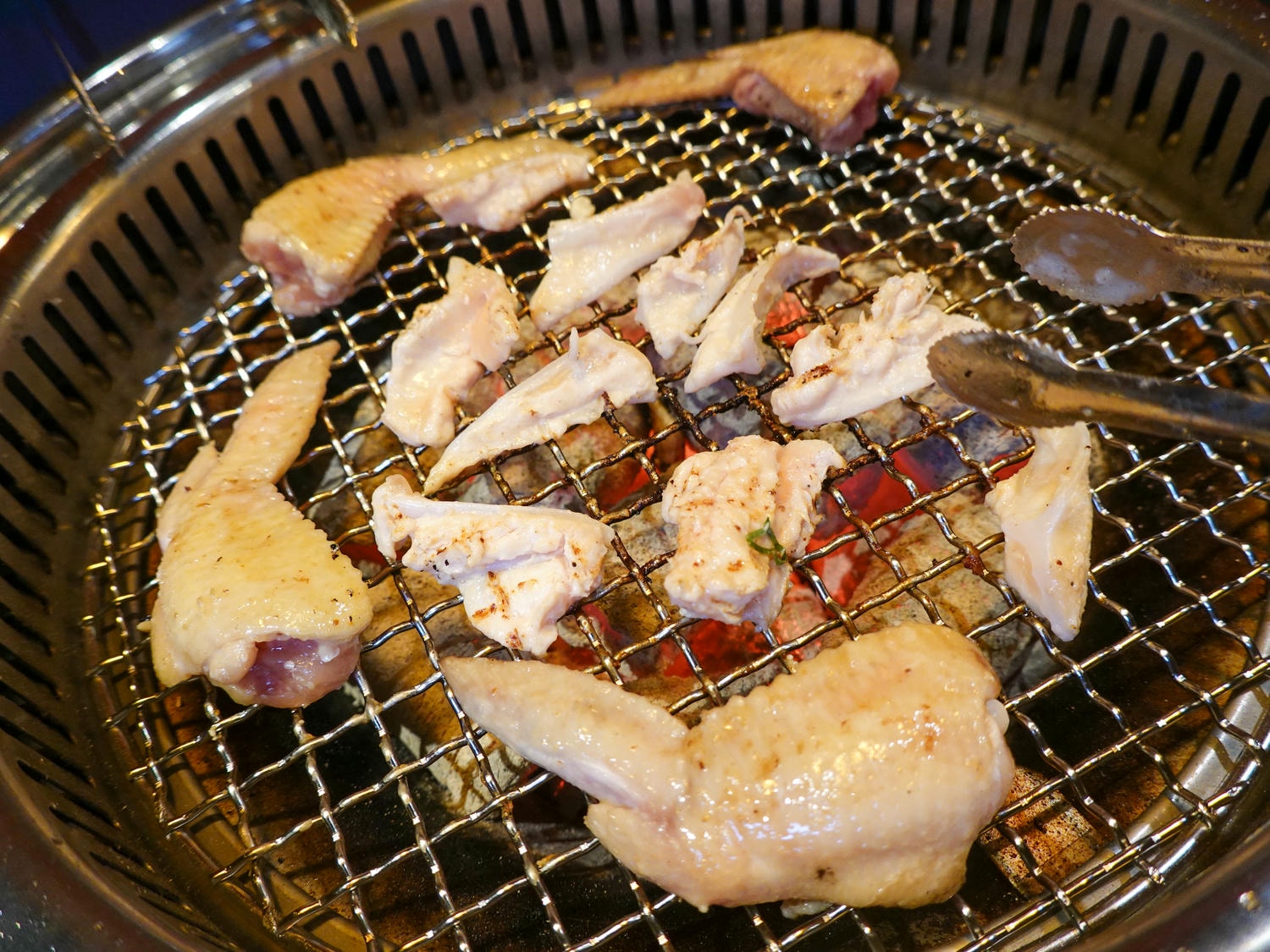 台中|298 Nikuya燒肉(復興店)》全新開幕!炭火直烤!台中最有靈魂的燒肉店開分店囉,鄰近台中車站及三井LalaPort,以音樂主題裝潢及獨立包廂。 - 第57張圖