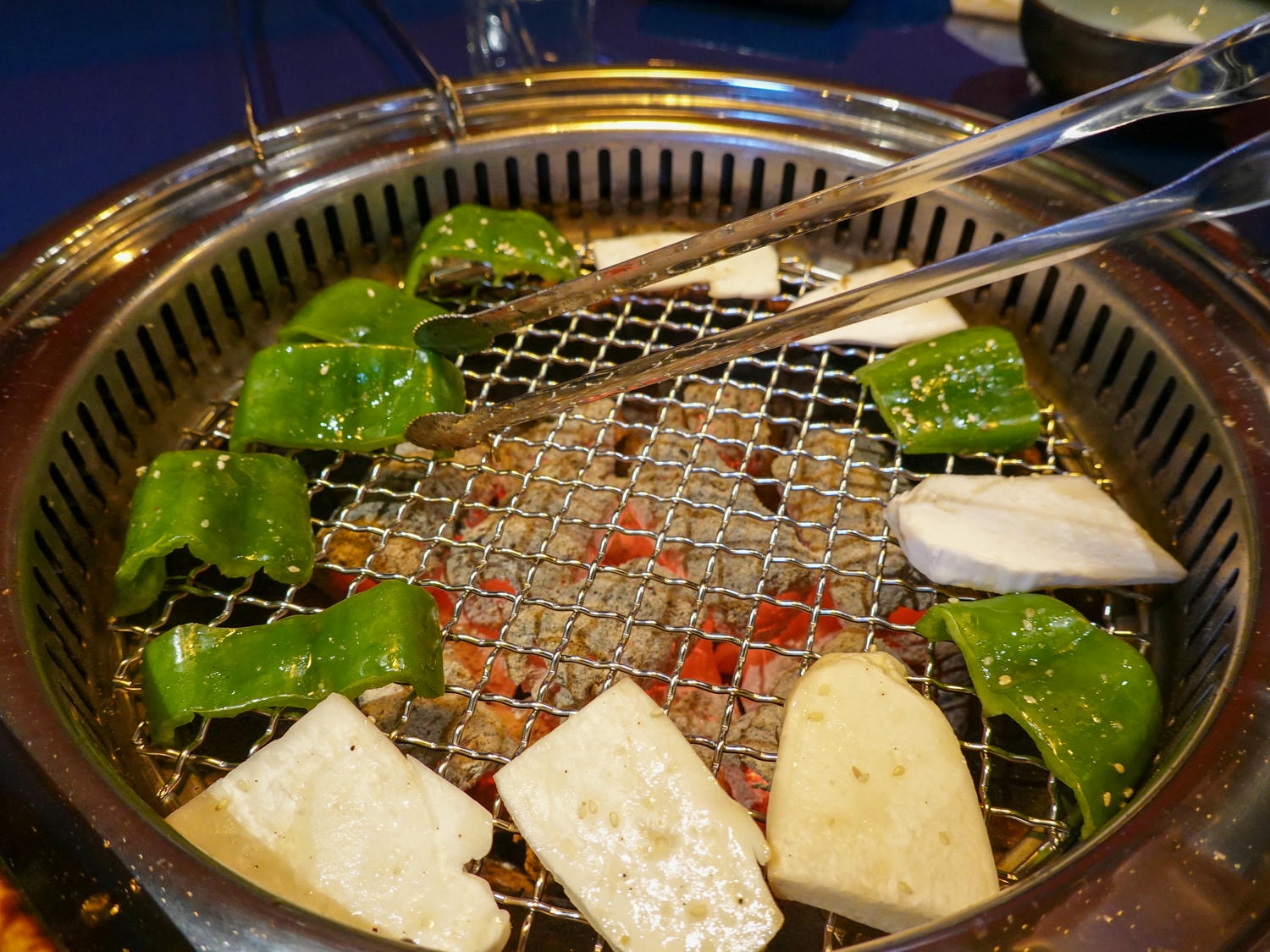 台中|298 Nikuya燒肉(復興店)》全新開幕!炭火直烤!台中最有靈魂的燒肉店開分店囉,鄰近台中車站及三井LalaPort,以音樂主題裝潢及獨立包廂。 - 第64張圖