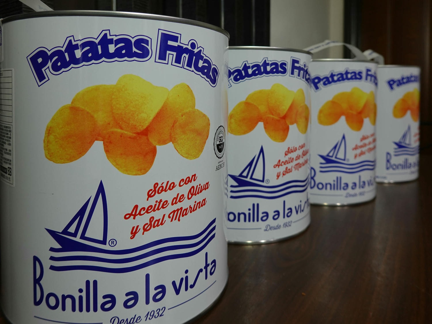 好物分享|Bonilla a la Vista 》西班牙油漆桶馬鈴薯片。進口洋芋片推薦!整顆馬鈴薯切片,橄欖油與海鹽製作成分天然,鹹香爽脆! - 第5張圖 Bonilla a la Vista油漆桶馬鈴薯片