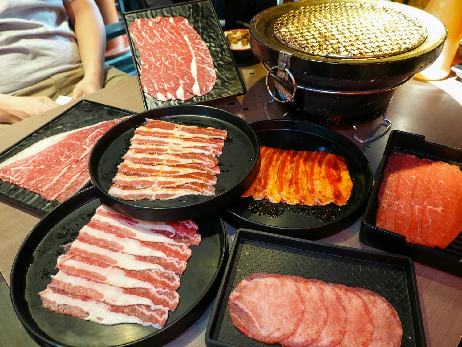 新北|名炙炭火燒肉》新北三重燒烤吃到飽推薦!頂級燒肉食材,炭火直烤!還有火鍋以及啤酒暢飲,近三和國中捷運站,交通方便聚餐就來這! - 第33張圖