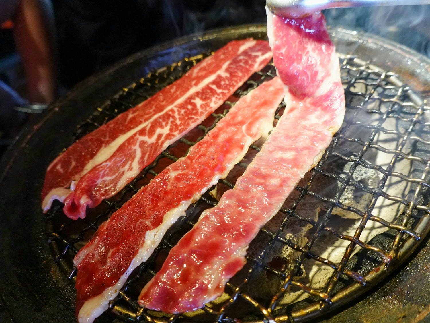 新北|名炙炭火燒肉》新北三重燒烤吃到飽推薦!頂級燒肉食材,炭火直烤!還有火鍋以及啤酒暢飲,近三和國中捷運站,交通方便聚餐就來這! - 第37張圖