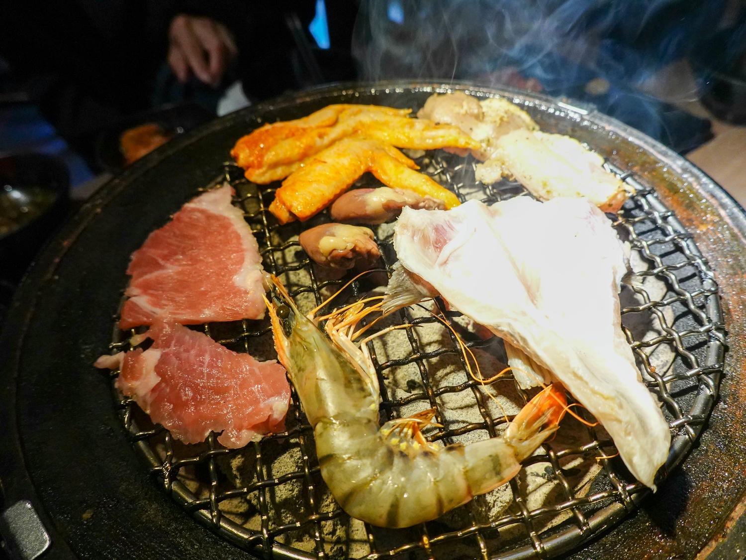 新北|名炙炭火燒肉》新北三重燒烤吃到飽推薦!頂級燒肉食材,炭火直烤!還有火鍋以及啤酒暢飲,近三和國中捷運站,交通方便聚餐就來這! - 第63張圖