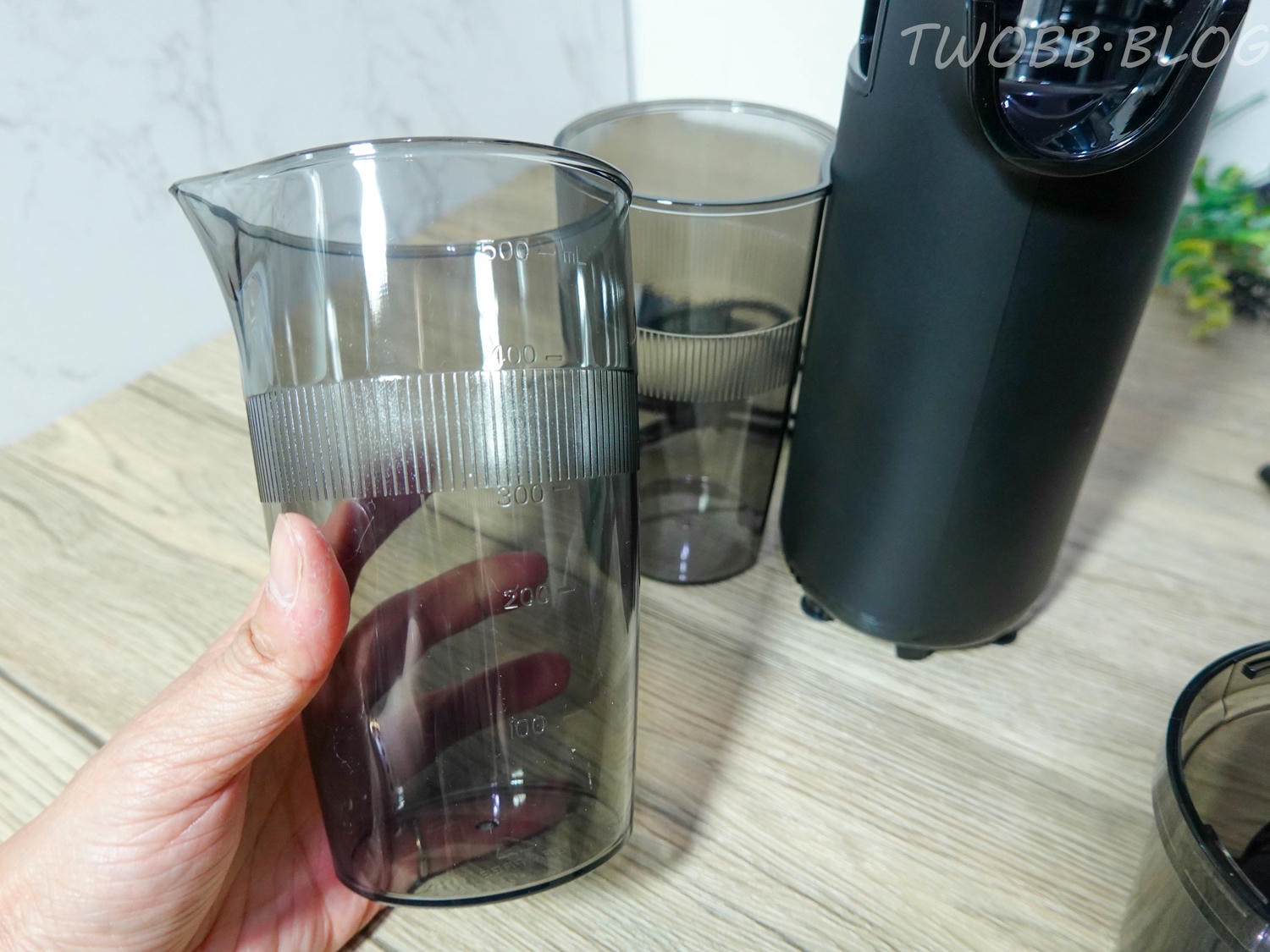 好物分享|美國富及第frigidaire- Healthy Drinks 慢磨蔬果原汁機(FKJ-S1301L 質感黑)》食物調理機推薦!低速研磨50-80轉養分不流失,體積小巧好收納,簡單使用,一機多用,還有豆漿機功能輕鬆製作天然食材。 - 第12張圖