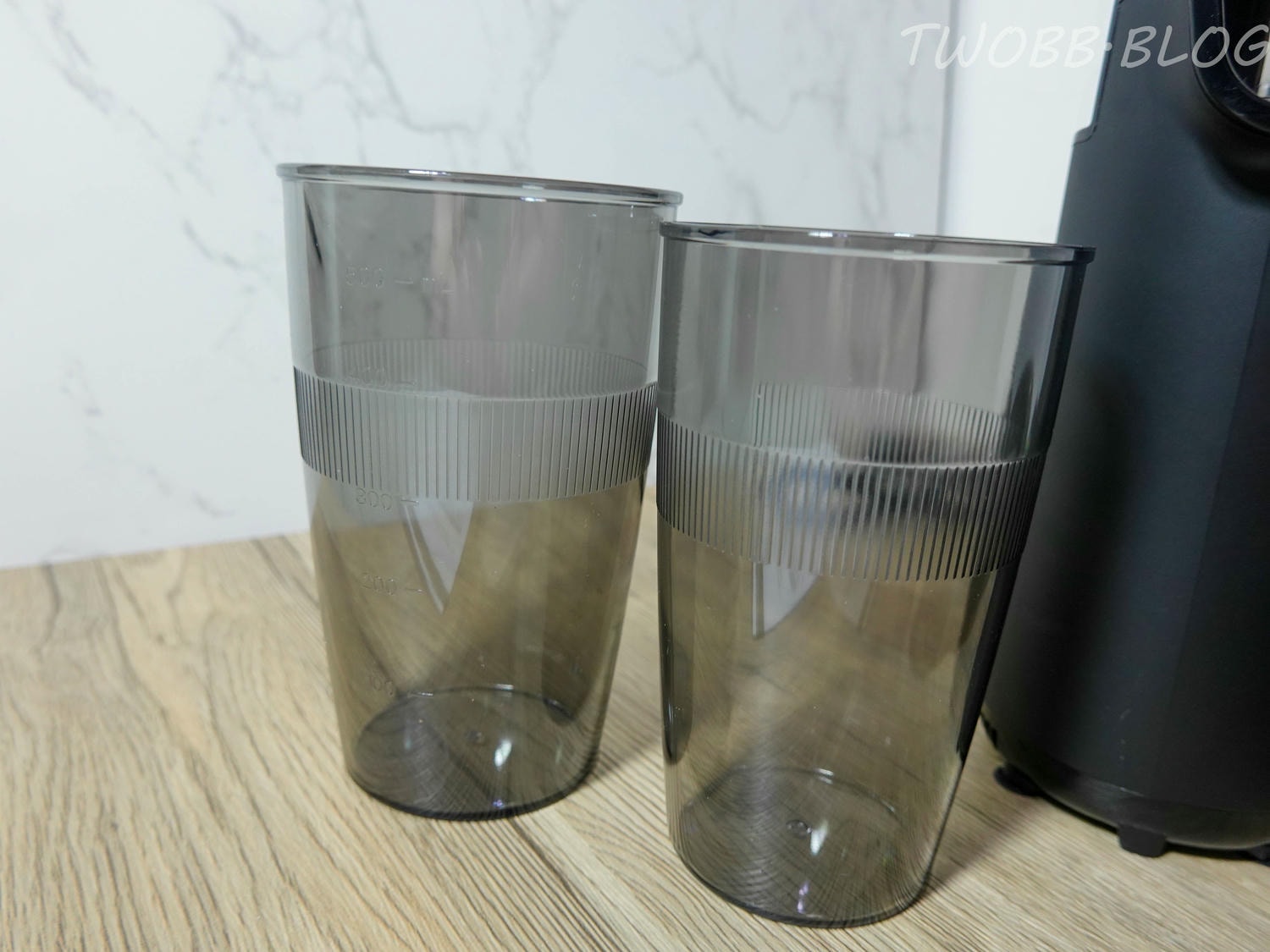 好物分享|美國富及第frigidaire- Healthy Drinks 慢磨蔬果原汁機(FKJ-S1301L 質感黑)》食物調理機推薦!低速研磨50-80轉養分不流失,體積小巧好收納,簡單使用,一機多用,還有豆漿機功能輕鬆製作天然食材。 - 第13張圖 DSC03823