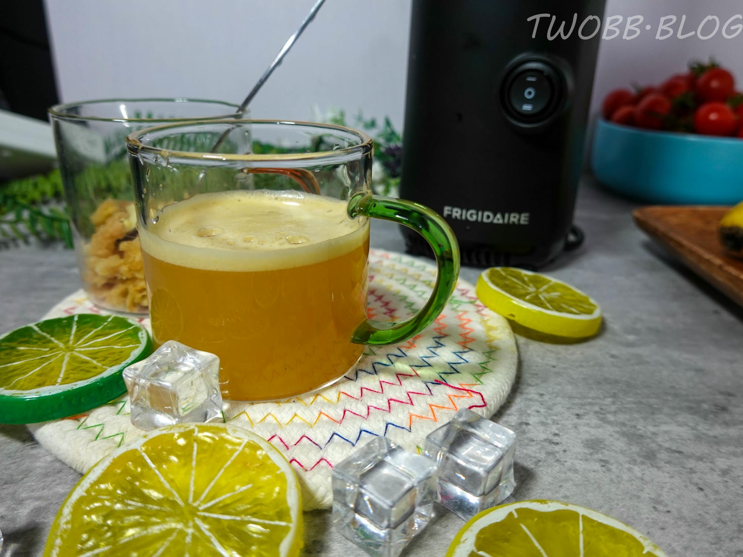 好物分享|美國富及第frigidaire- Healthy Drinks 慢磨蔬果原汁機(FKJ-S1301L 質感黑)》食物調理機推薦!低速研磨50-80轉養分不流失,體積小巧好收納,簡單使用,一機多用,還有豆漿機功能輕鬆製作天然食材。 - 第27張圖