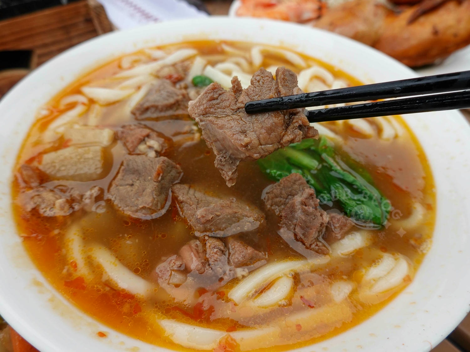 桃園|大園101景觀餐廳》全亞洲最高,桃園美食推薦!近距離欣賞飛機的景觀餐廳!有牆面彩繪及造景,白天與夜景各自美麗。 - 第55張圖