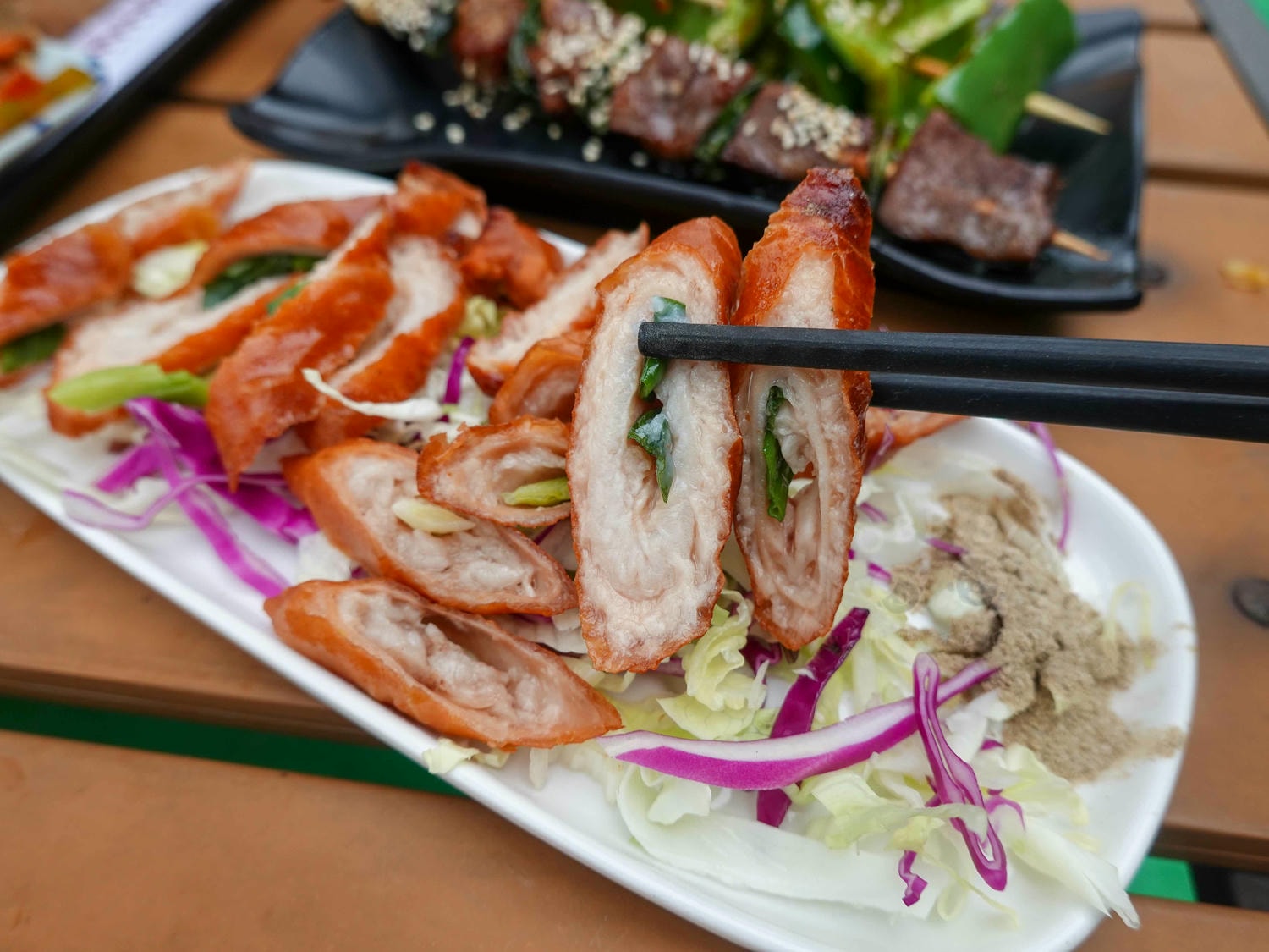 桃園|大園101景觀餐廳》全亞洲最高,桃園美食推薦!近距離欣賞飛機的景觀餐廳!有牆面彩繪及造景,白天與夜景各自美麗。 - 第60張圖
