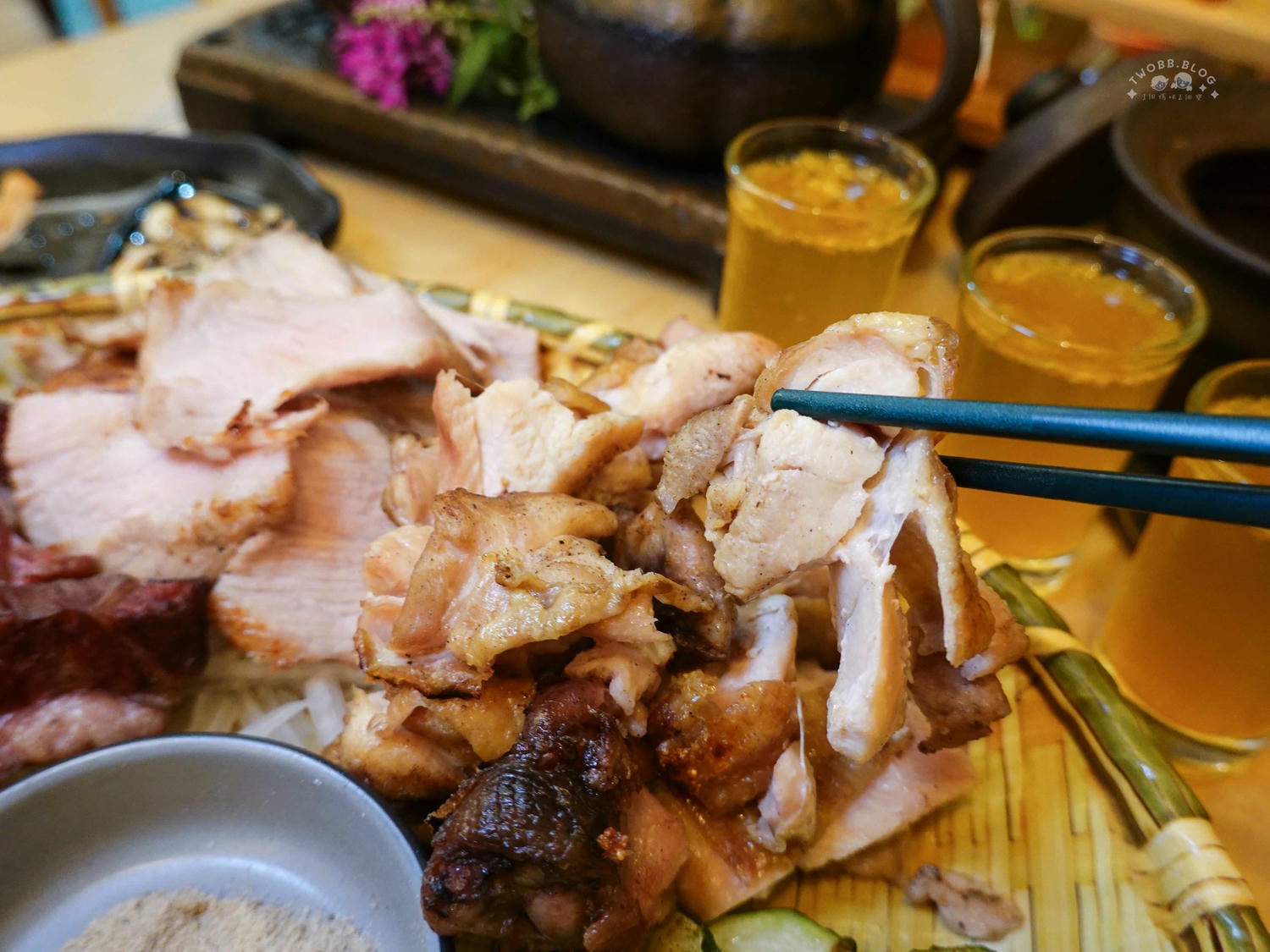 台南|杏花村》台南中西區必訪酒吧!中式復古風,古風老宅酒吧結合串燒 X 調酒,隱藏在繁華城市裡的世外桃源,還有客製化心情調酒! - 第45張圖