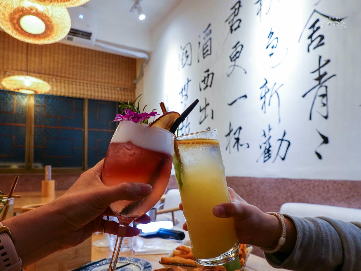 台南|杏花村》台南中西區必訪酒吧!中式復古風,古風老宅酒吧結合串燒 X 調酒,隱藏在繁華城市裡的世外桃源,還有客製化心情調酒! - 第78張圖