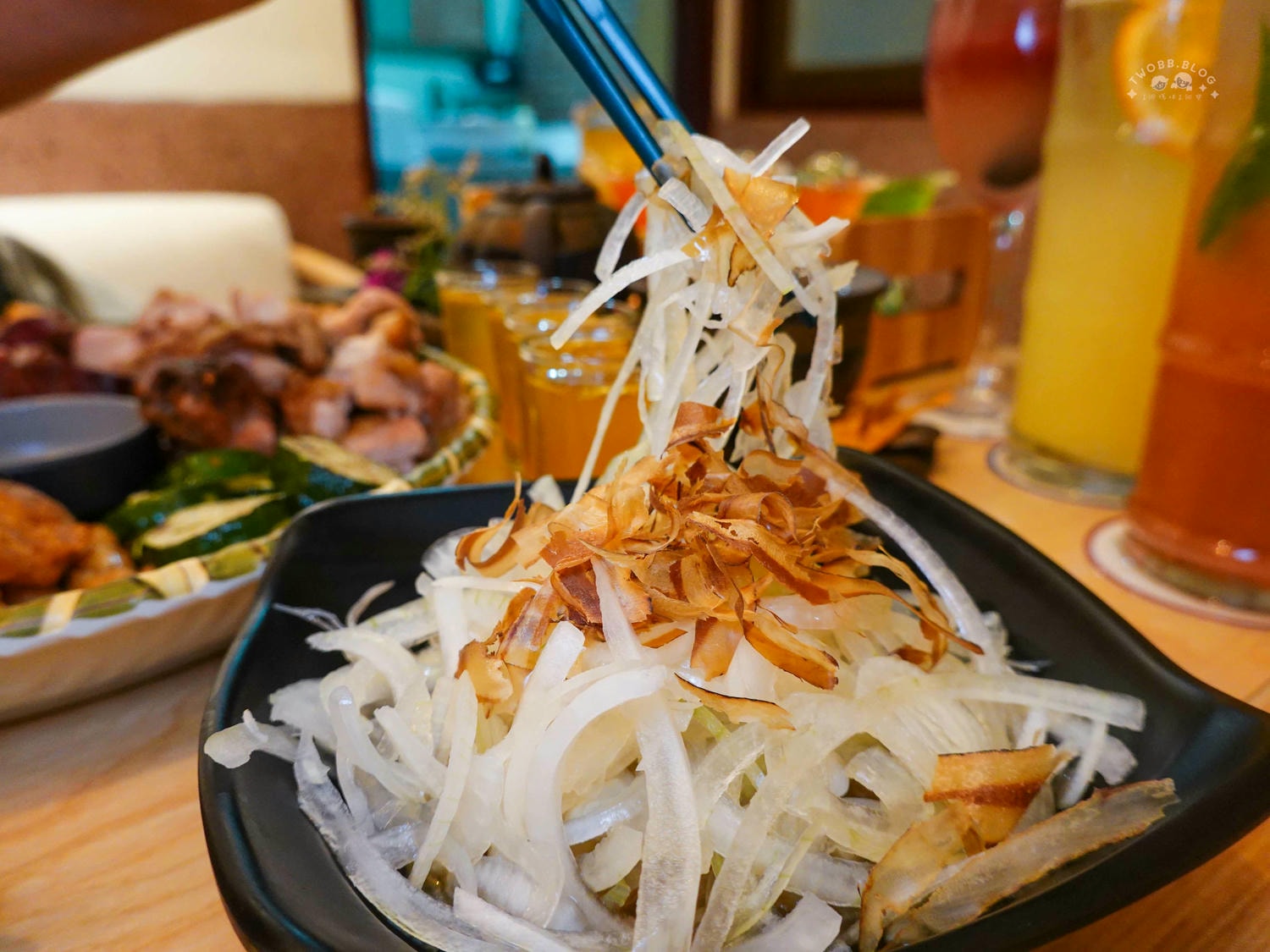 台南|杏花村》台南中西區必訪酒吧!中式復古風,古風老宅酒吧結合串燒 X 調酒,隱藏在繁華城市裡的世外桃源,還有客製化心情調酒! - 第48張圖