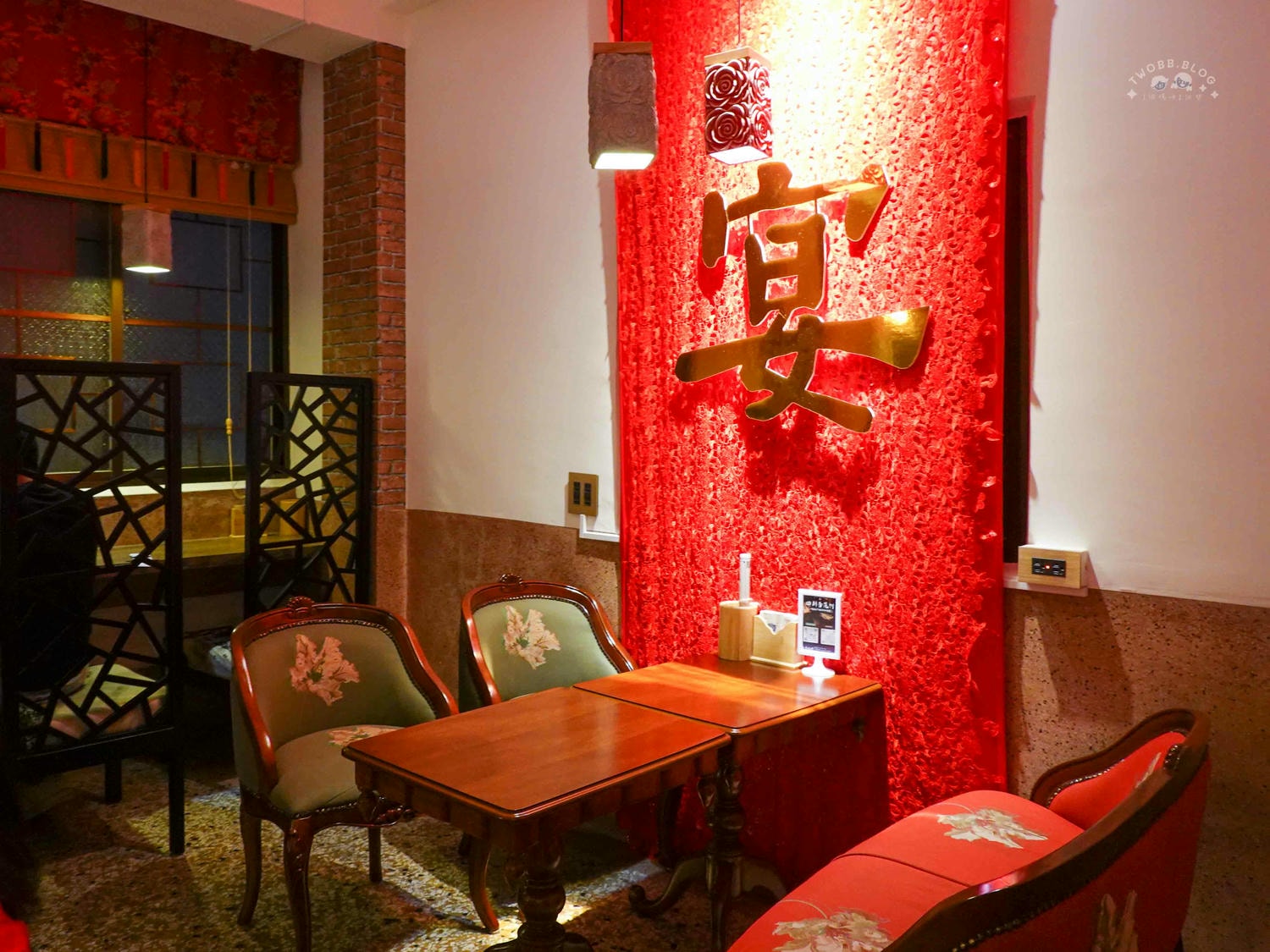台南|杏花村》台南中西區必訪酒吧!中式復古風,古風老宅酒吧結合串燒 X 調酒,隱藏在繁華城市裡的世外桃源,還有客製化心情調酒! - 第19張圖