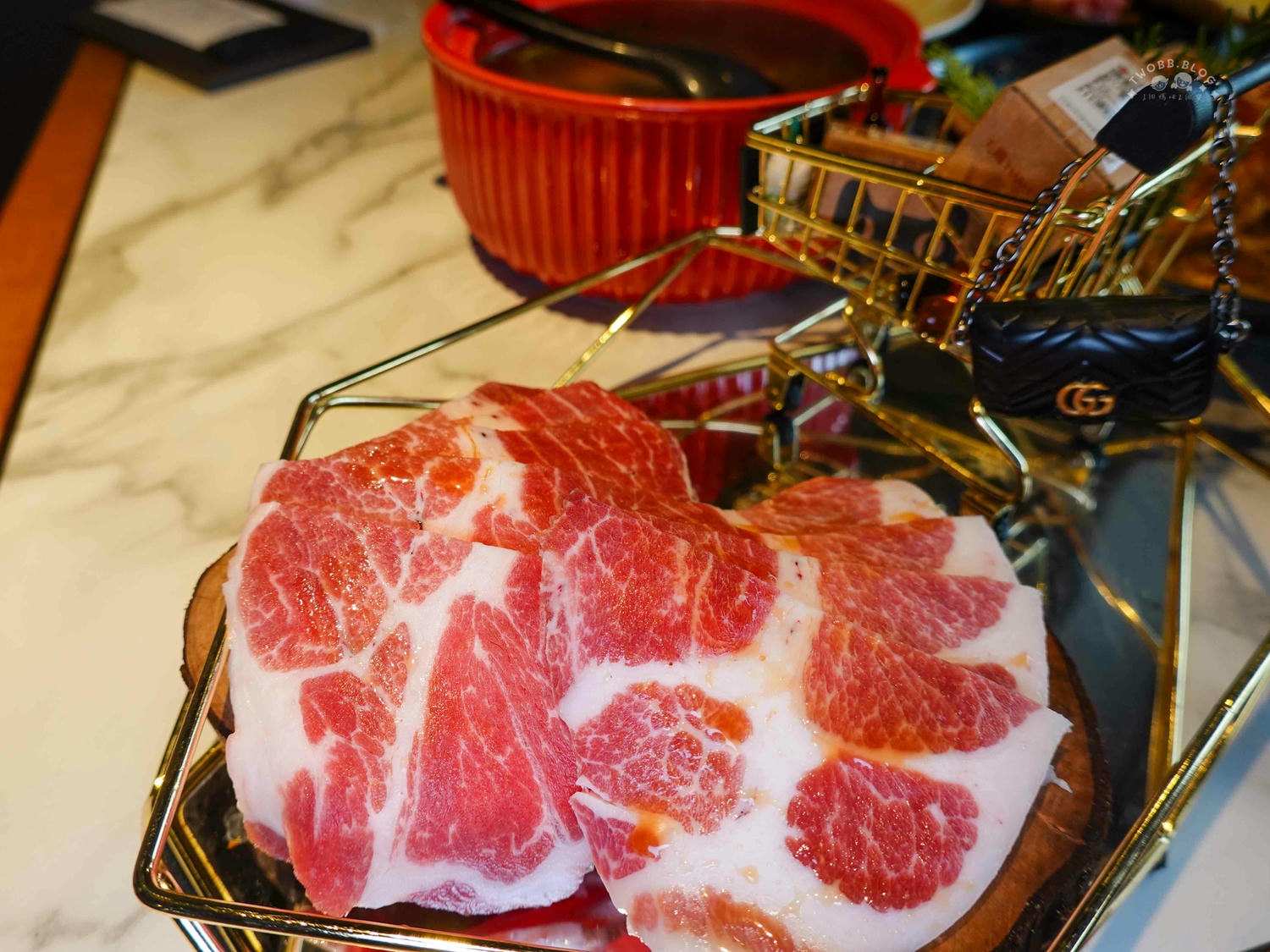 台中|Eartha 燒肉餐酒館》台中北區美食推薦!寵物友善,奢華系珠寶盒燒肉擺盤,網紅必拍餐廳,還有專人桌邊代烤服務。 - 第54張圖