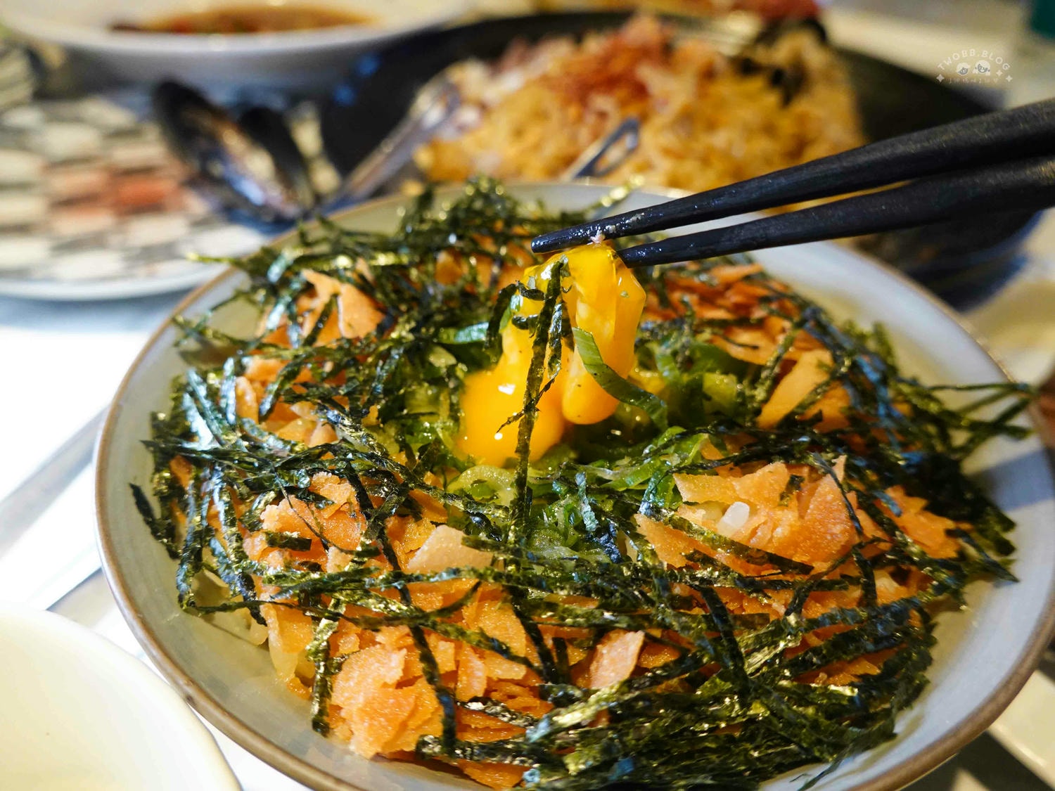 台中|Eartha 燒肉餐酒館》台中北區美食推薦!寵物友善,奢華系珠寶盒燒肉擺盤,網紅必拍餐廳,還有專人桌邊代烤服務。 - 第61張圖