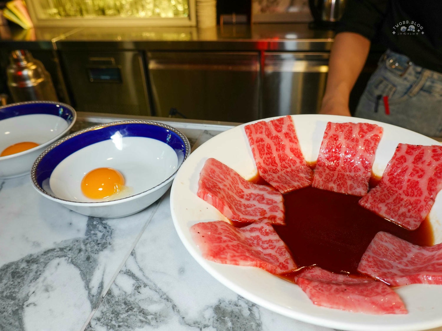 台中|Eartha 燒肉餐酒館》台中北區美食推薦!寵物友善,奢華系珠寶盒燒肉擺盤,網紅必拍餐廳,還有專人桌邊代烤服務。 - 第38張圖