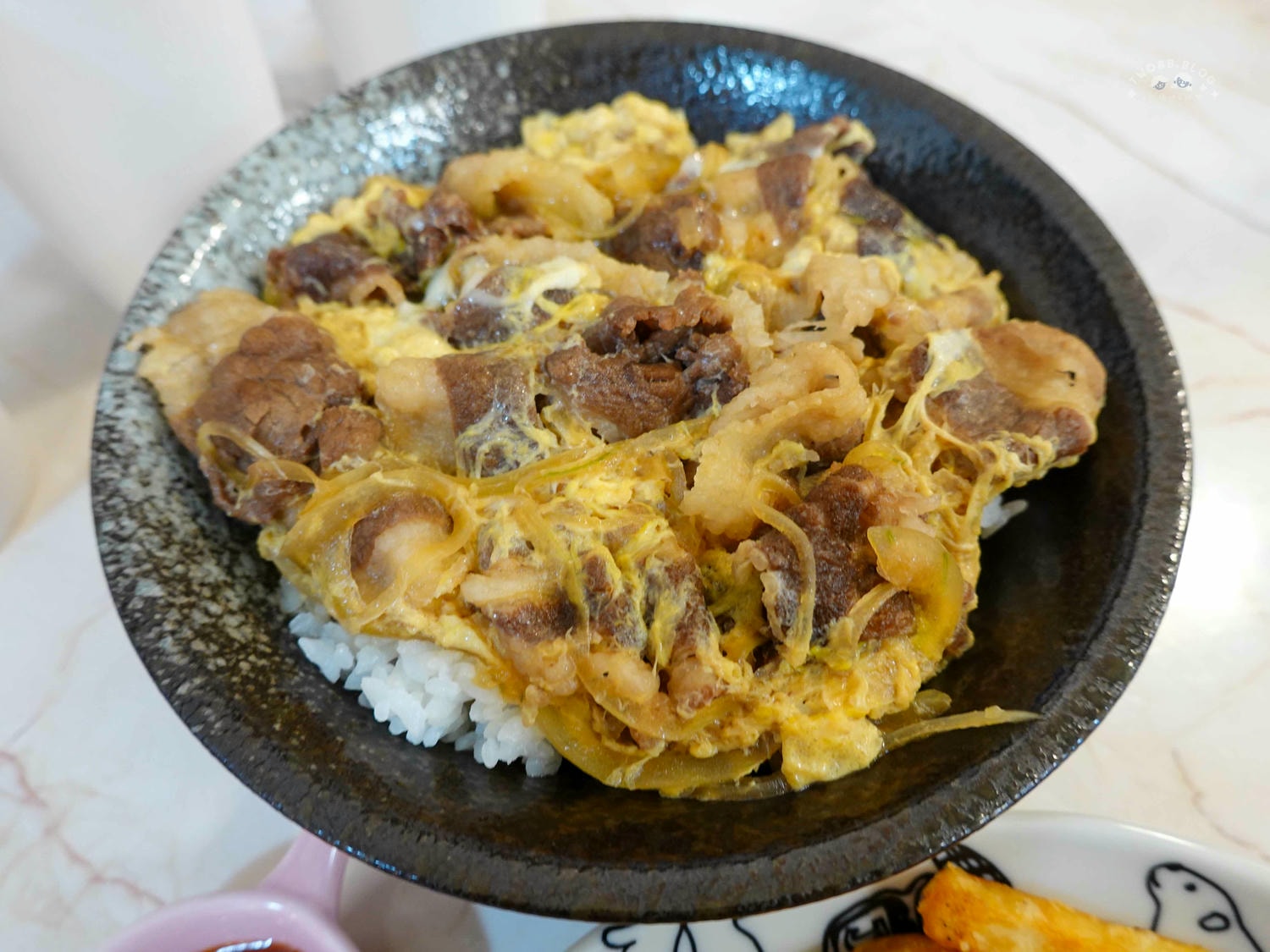 新北|不想上班早午餐(板橋分店)》早午餐推薦!餐點項目豐富,想吃炒泡麵、丼飯通通都都有,大推醬燒蘿蔔糕! - 第21張圖