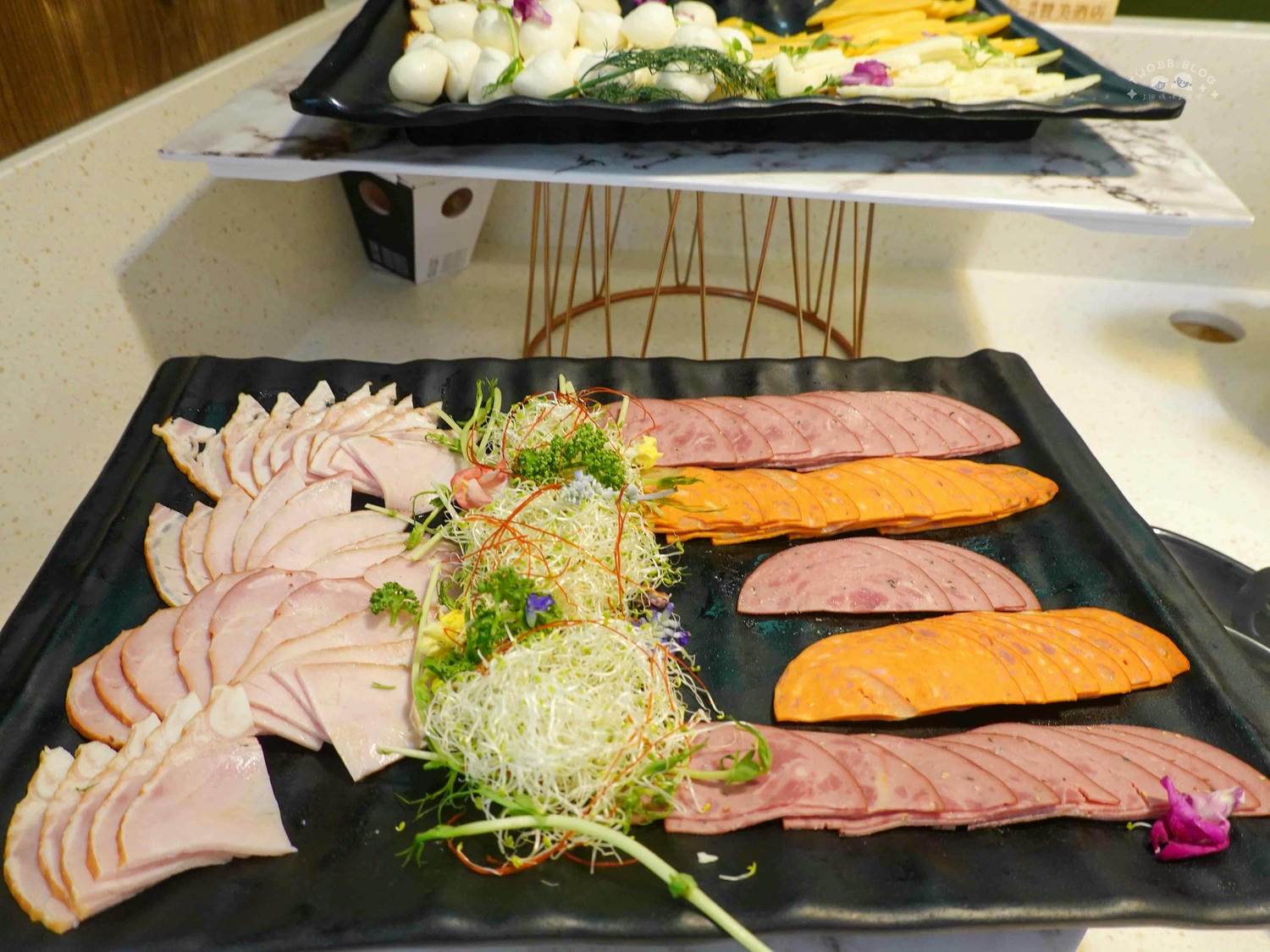 台南|南科贊美酒店》台南住宿推薦!戶外戲水泳池、親子遊戲室&親子農園體驗,超Chill湖畔酒吧,免費自行車租借,還有氣泡水全日供應! - 第88張圖