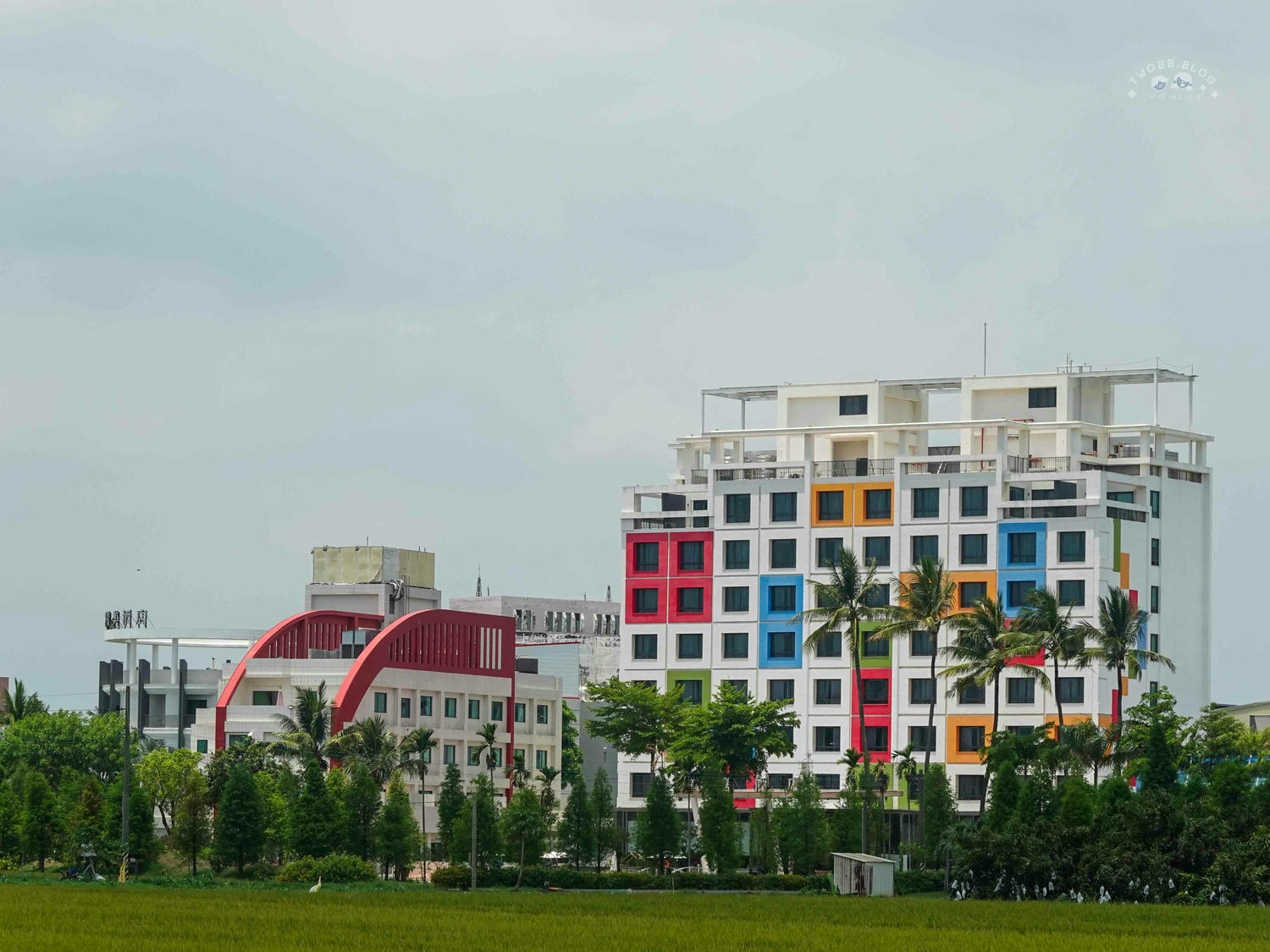 台南|南科贊美酒店》台南住宿推薦!戶外戲水泳池、親子遊戲室&親子農園體驗,超Chill湖畔酒吧,免費自行車租借,還有氣泡水全日供應! - 第107張圖