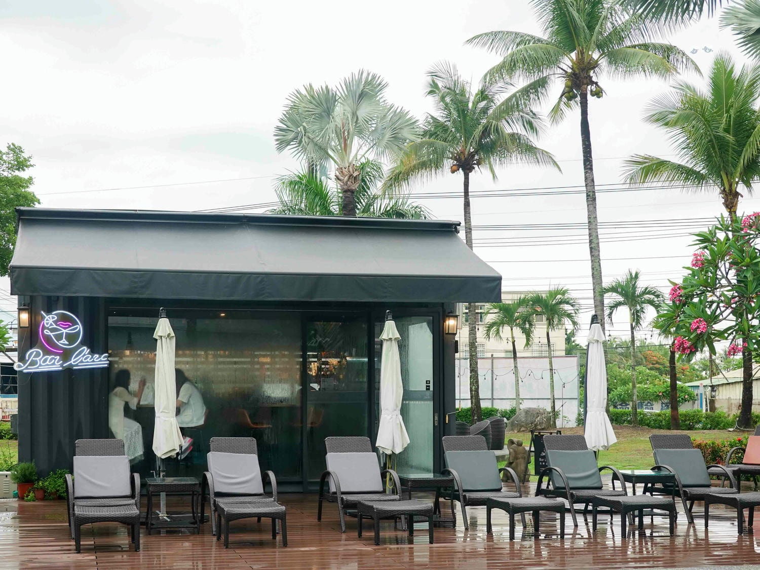 台南|南科贊美酒店》台南住宿推薦!戶外戲水泳池、親子遊戲室&親子農園體驗,超Chill湖畔酒吧,免費自行車租借,還有氣泡水全日供應! - 第63張圖