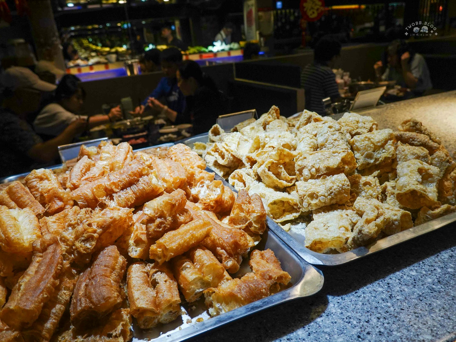 台北|神來一鍋(內湖總店)》百樣新鮮食材無限供應!期間限定水果吃到飽,四人同行打卡再送20公分長馬來西亞大白蝦! - 第30張圖