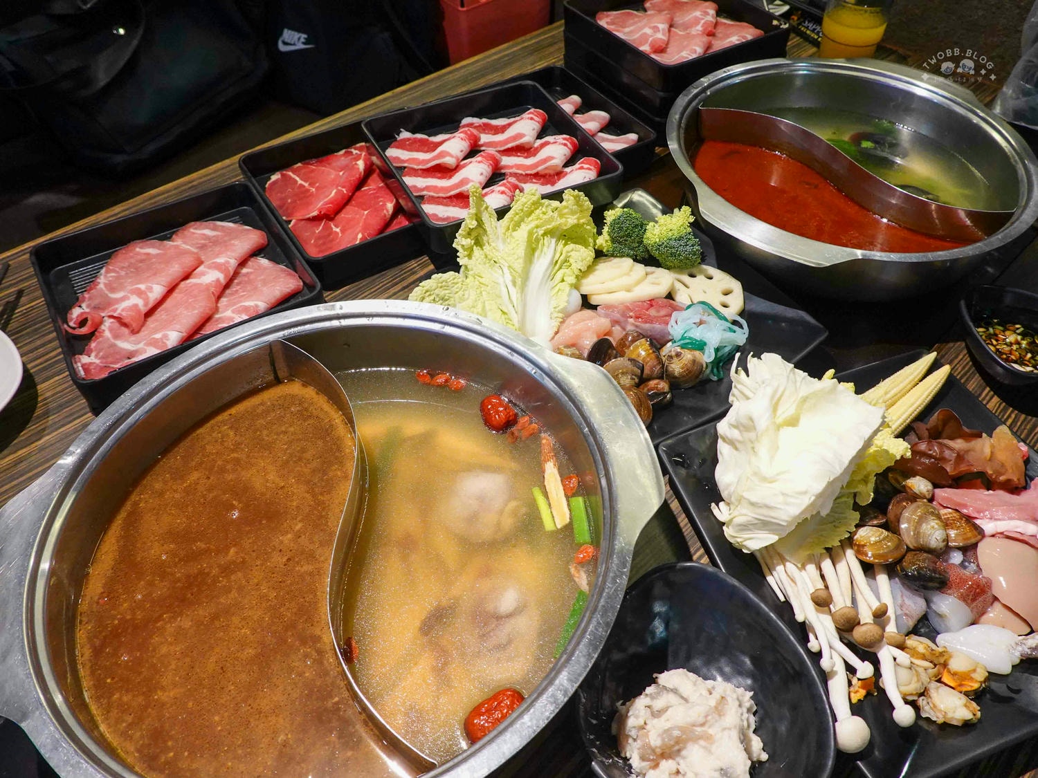 台北|神來一鍋(內湖總店)》百樣新鮮食材無限供應!期間限定水果吃到飽,四人同行打卡再送20公分長馬來西亞大白蝦! - 第56張圖