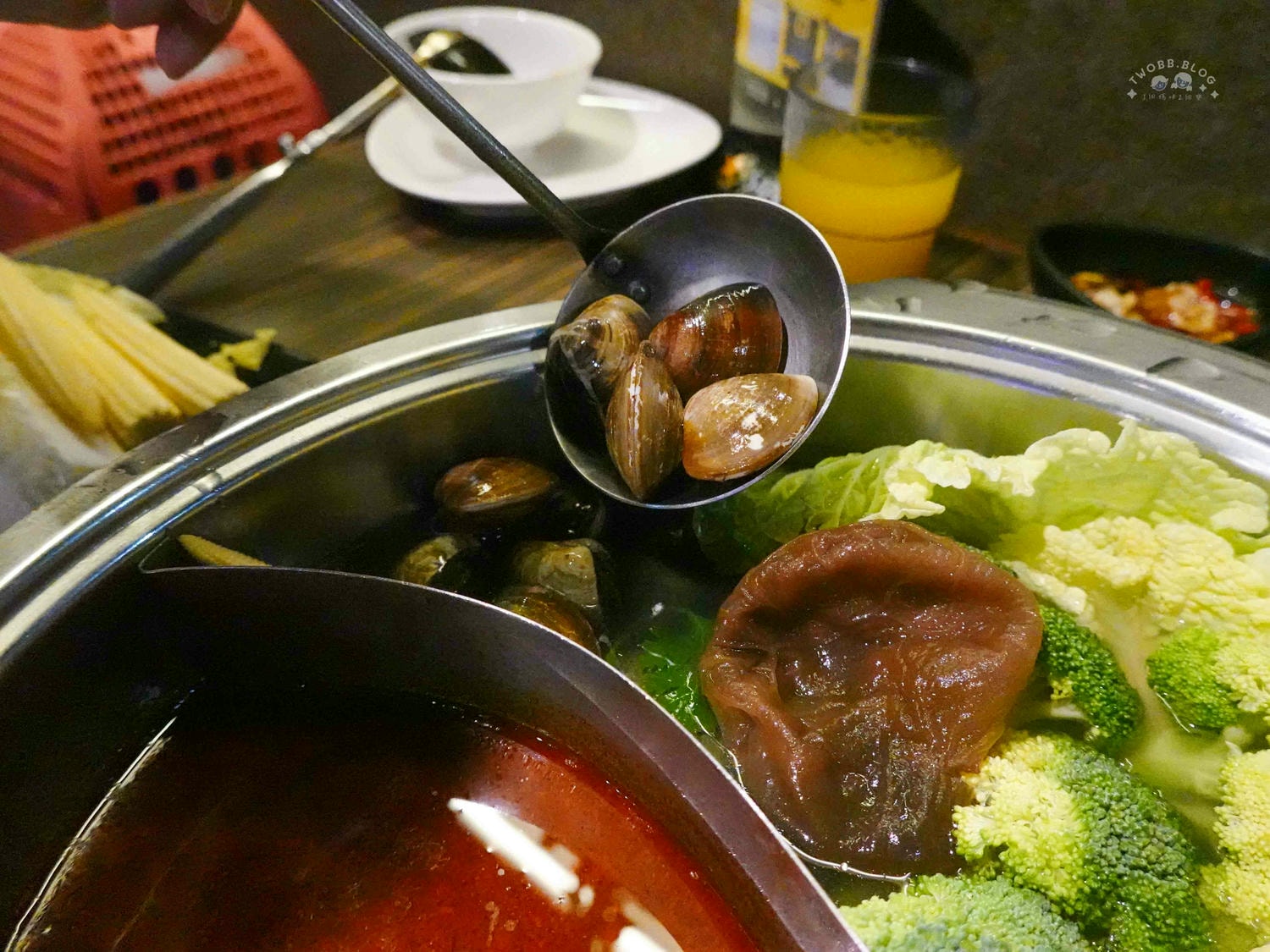 台北|神來一鍋(內湖總店)》百樣新鮮食材無限供應!期間限定水果吃到飽,四人同行打卡再送20公分長馬來西亞大白蝦! - 第67張圖