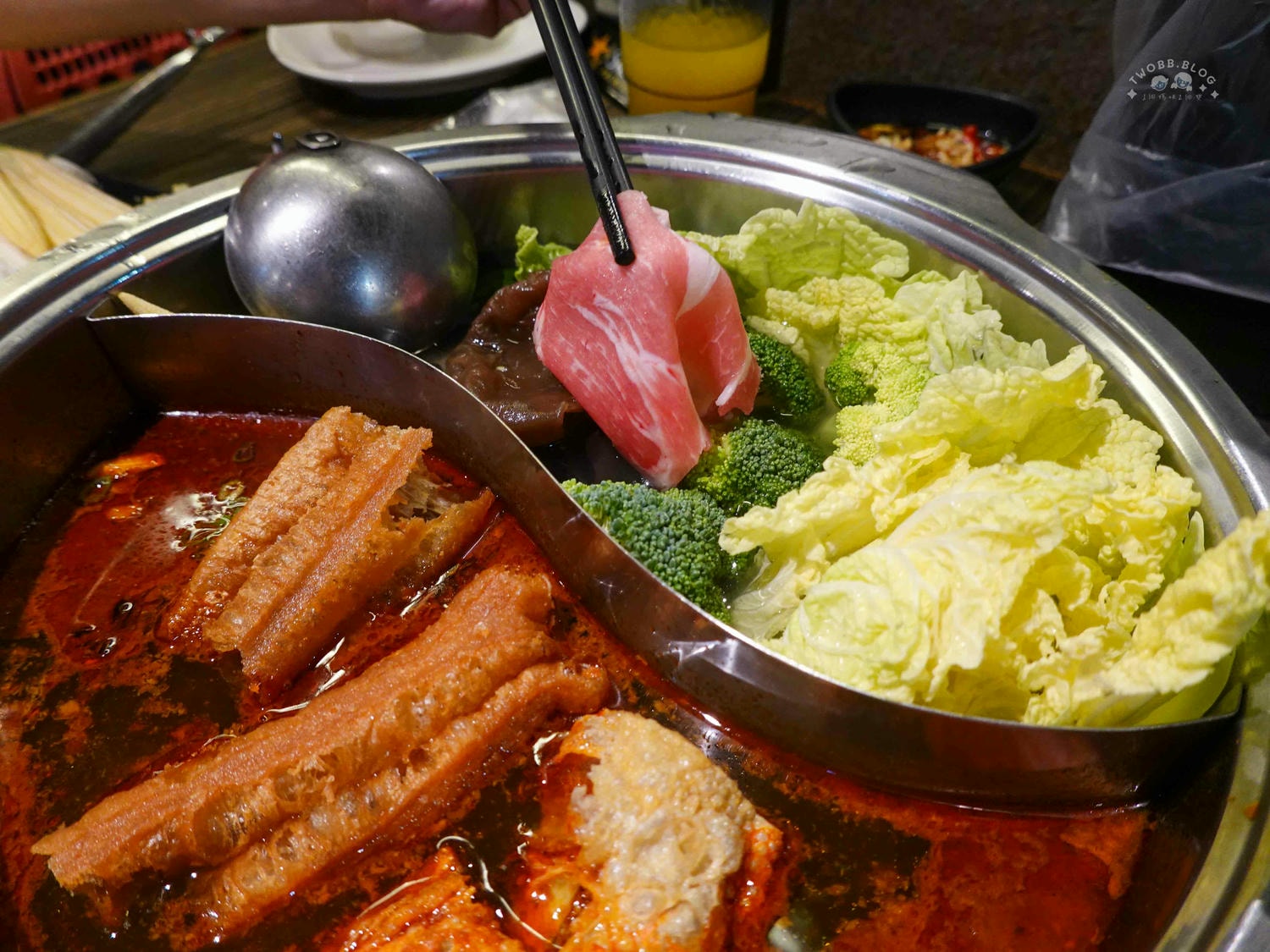 台北|神來一鍋(內湖總店)》百樣新鮮食材無限供應!期間限定水果吃到飽,四人同行打卡再送20公分長馬來西亞大白蝦! - 第69張圖