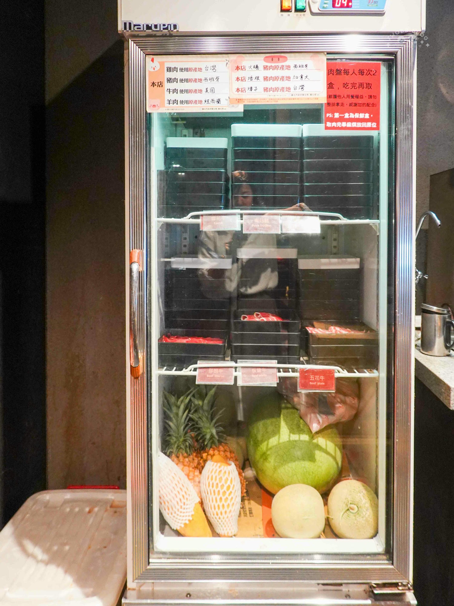 台北|神來一鍋(內湖總店)》百樣新鮮食材無限供應!期間限定水果吃到飽,四人同行打卡再送20公分長馬來西亞大白蝦! - 第37張圖